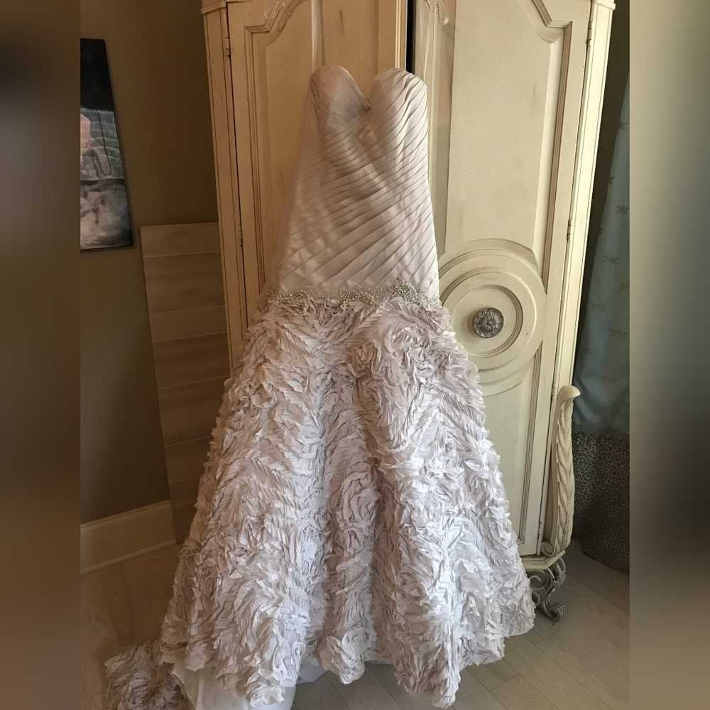 NWT Allure Wedding dress